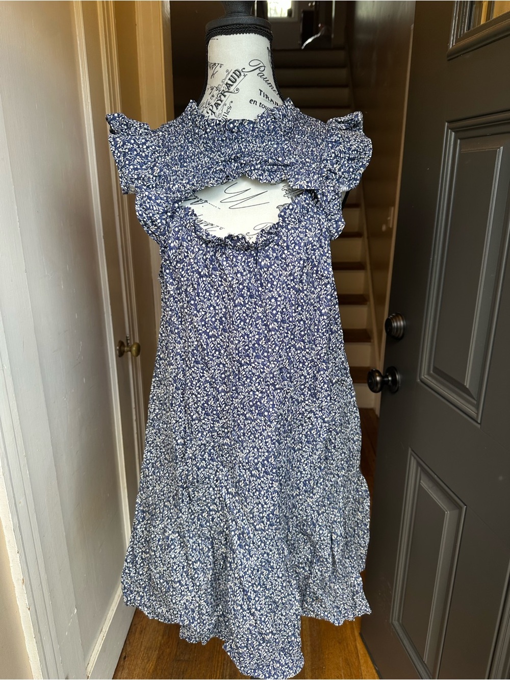 Old Navy Blue & White Floral Smocked Ruffle Mini Dress Women’s Medium